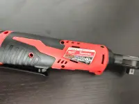Carraca Milwaukee M12 averiada - miniatura 1