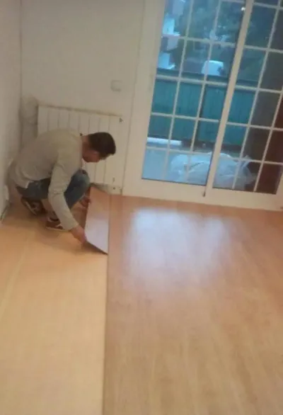 Instalación de suelo de parquet
