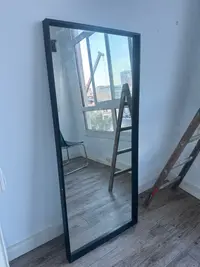 tengo 3 Espejos grandes negros en buen estado - miniatura 1