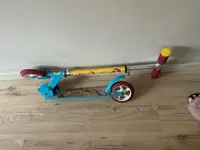 Patinete infantil azul con ruedas fuscia - miniatura 1