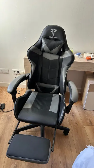 Silla Gaming Tempest Shake con Reposapiés