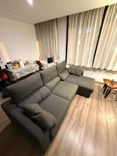 Sofá modelo ESKILSTUNA de 3 plazas con Chaiselongu