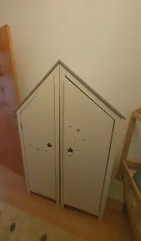 Armario infantil con estrellas - miniatura 1