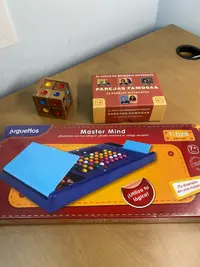 Juegos de mesa Master Mind y Parejas Famosas - miniatura 1