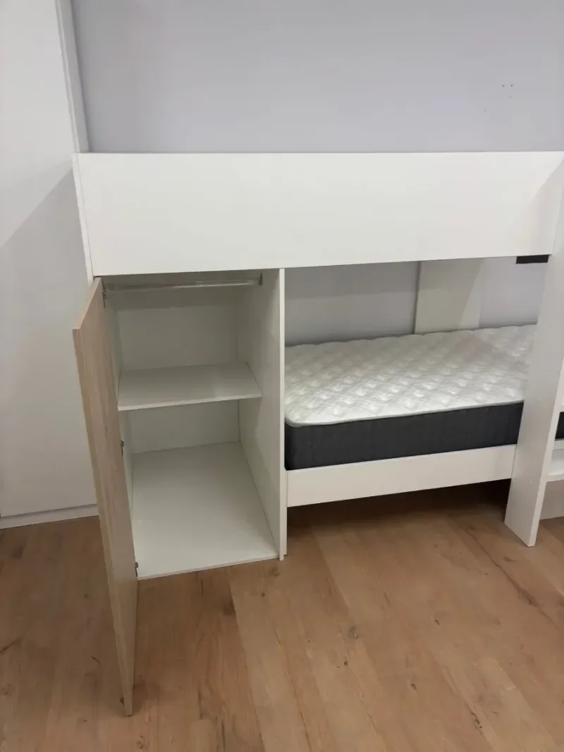 Litera con armario y cama