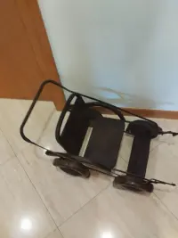 Cochecito antiguo de  metal - miniatura 1