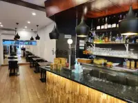 Restaurante C3 mixto con salida de humos - miniatura 1