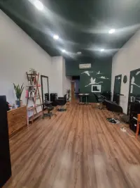 Traspaso de Peluqueria con Licencia en Eixample - miniatura 1