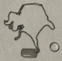 Cadena con placa de la marca Diesel - miniatura 1