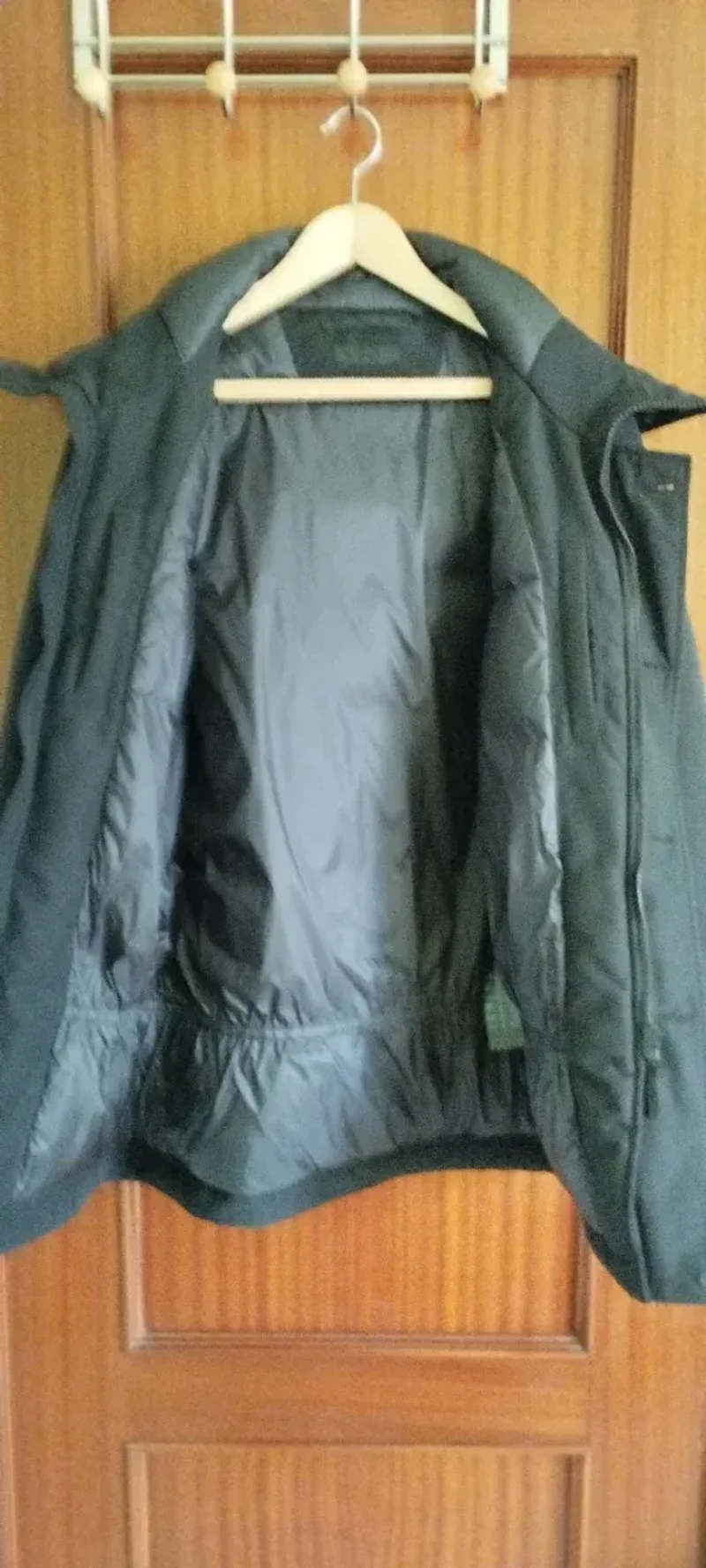 Abrigo de plumas negro