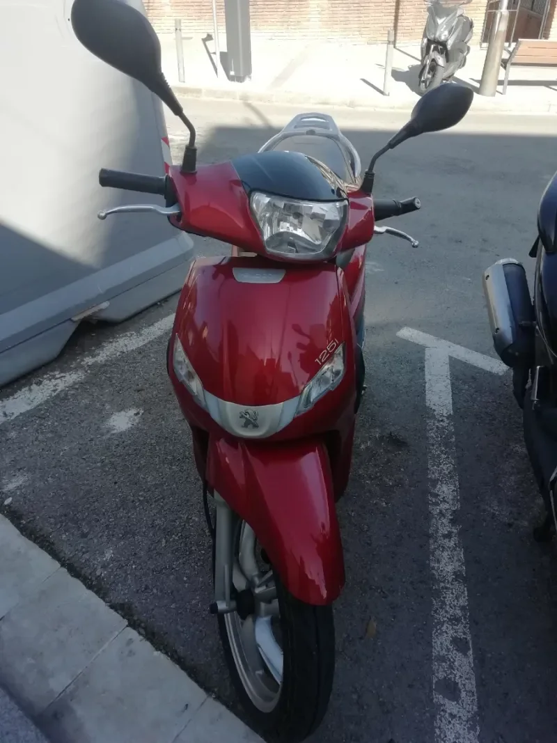 Peugeot Tweet 125cc Roja Scooter