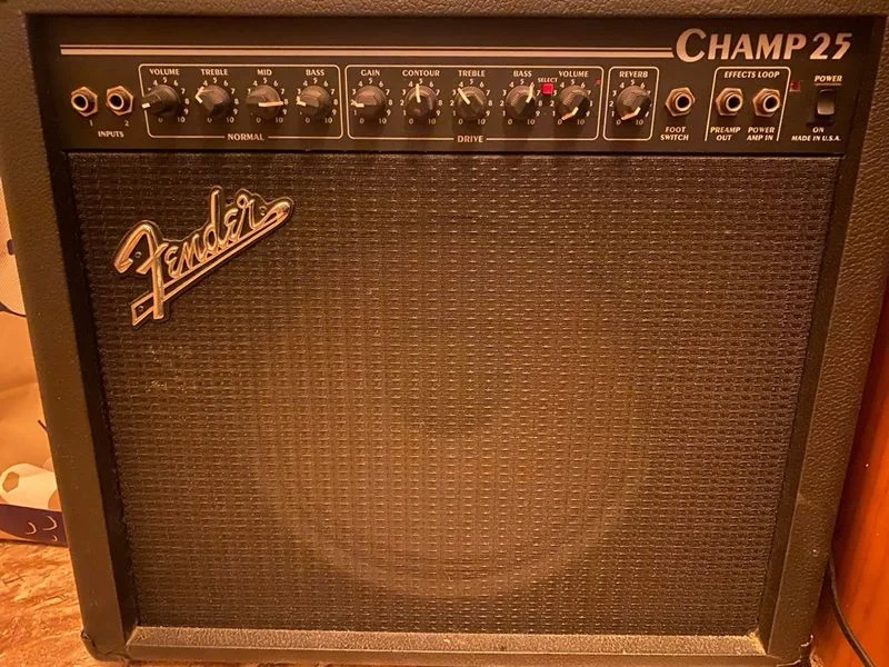 Fender Champ 25 Híbrido USA Años 90