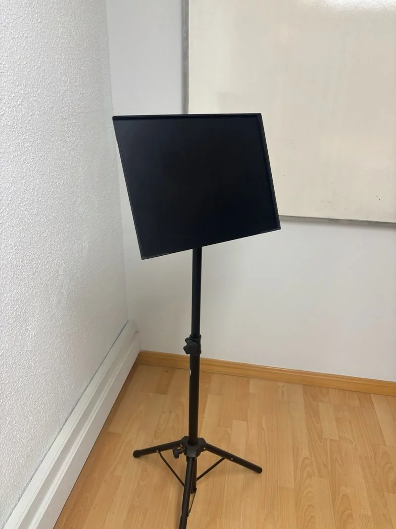 Atril negro ajustable