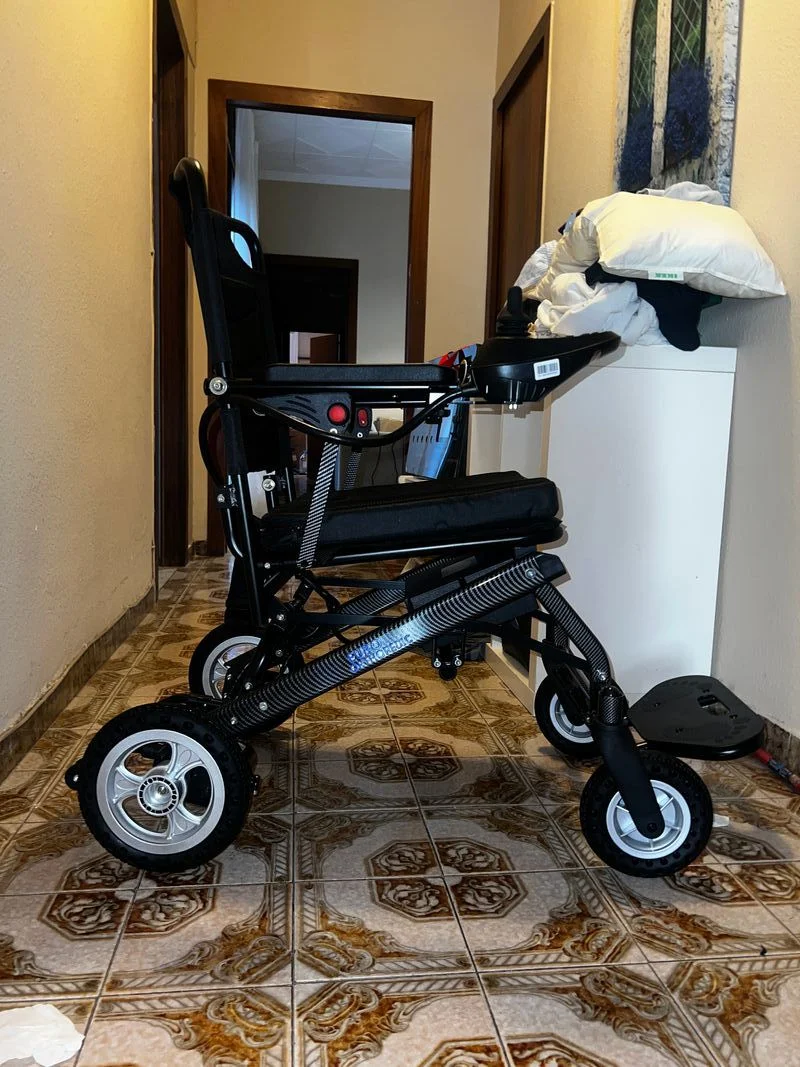 Silla de ruedas eléctrica plegab fibra de carbono