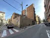 Terreno en permuta en El Camp de l'Arpa del Clot en Barcelona - miniatura 1