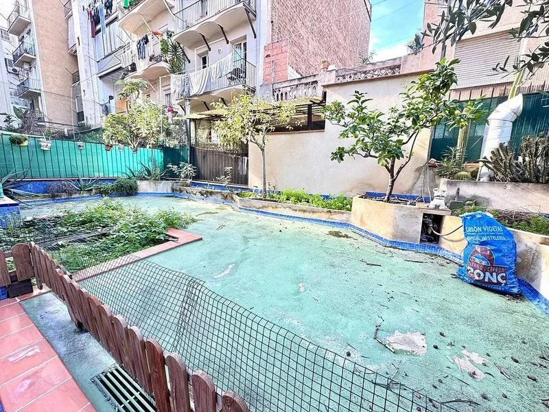 Edificio en permuta en El Poble Sec - Parc de Montjuïc en Barcelona - foto 2