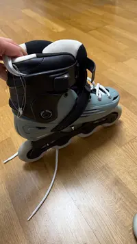 Patines en línea talla 39 + algunas protecciones - miniatura 2
