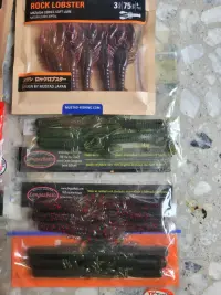 Lote señuelos pesca Mustad, Zoom y Reins - miniatura 2