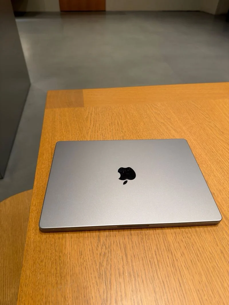 Macbook pro M1 2021 - foto 2
