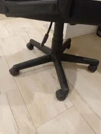 Silla Gamer Negra y Blanca - miniatura 2