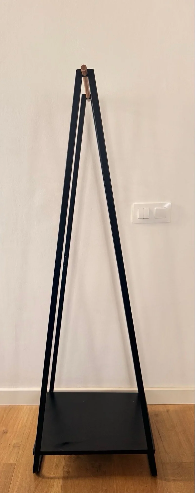 Perchero moderno metal y madera - foto 2