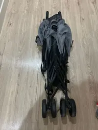 Carrito de bebé gris - miniatura 2