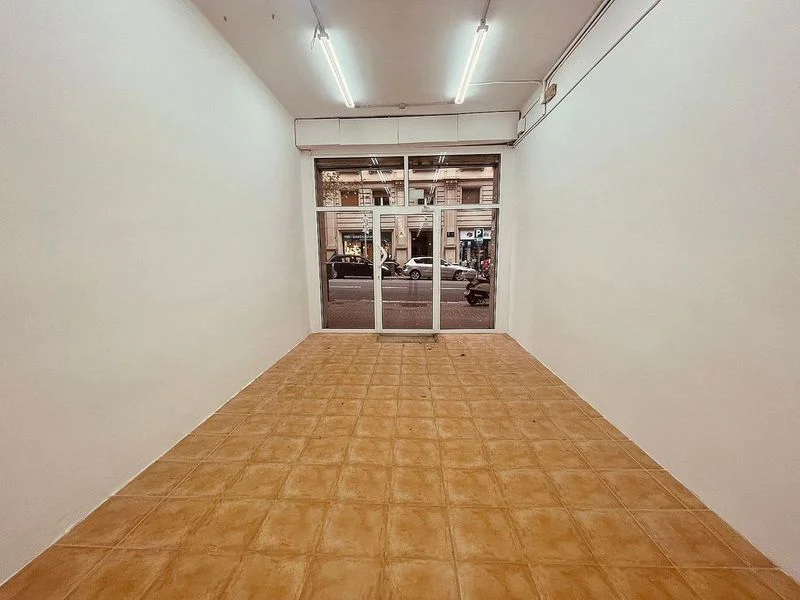 Local comercial en permuta en La Nova Esquerra de l'Eixample en Barcelona - foto 2