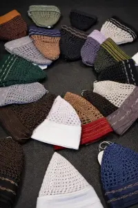 Gorros de tela y crochet - miniatura 2