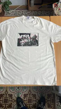 Camiseta serigrafiada con imagen original - miniatura 2