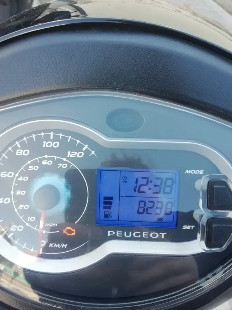 Peugeot Tweet 125cc Roja Scooter - foto 2