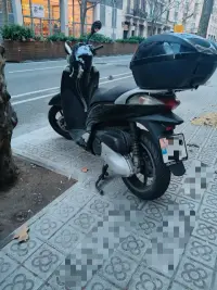 Honda SH 300i 2010 Maxi Scooter - miniatura 2
