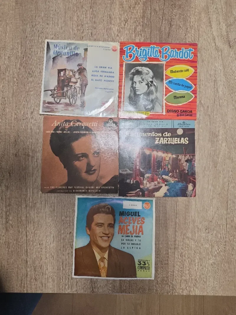 Lote Vinilos Pequeños Música Española - foto 2