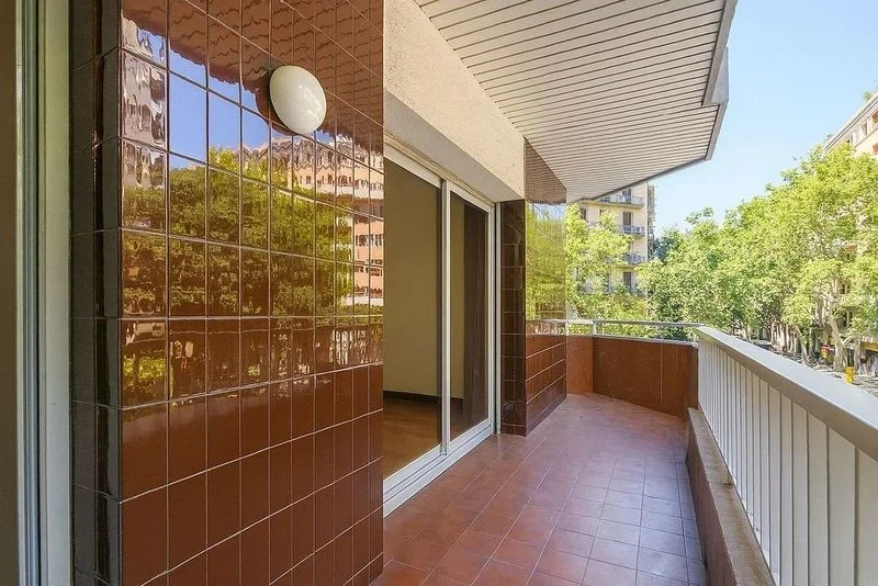 Piso en permuta en Sant Antoni en Barcelona - foto 2