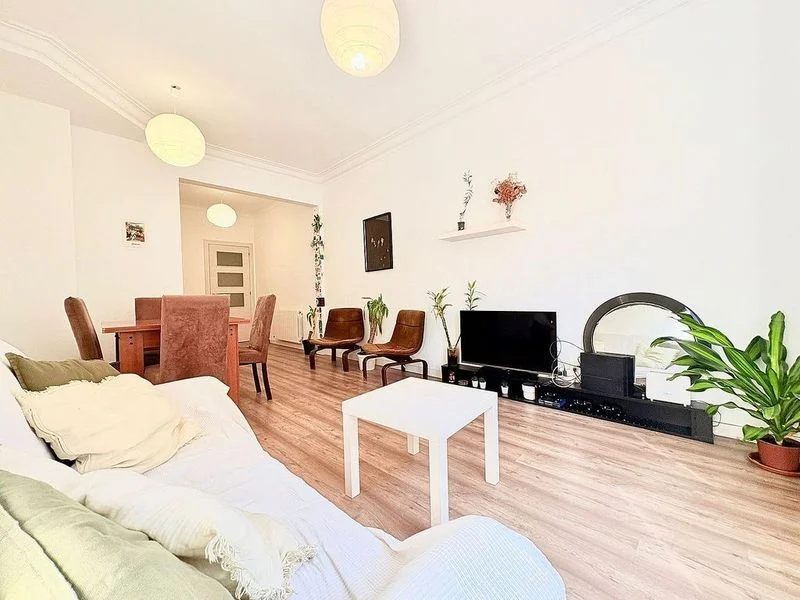 Piso en permuta en La Nova Esquerra de l'Eixample en Barcelona - foto 2