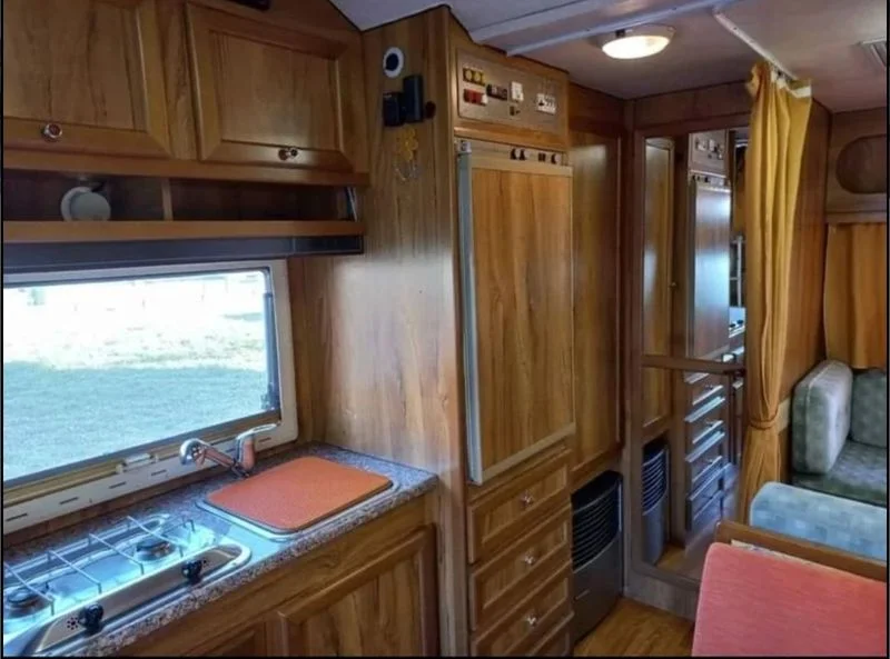 Parcela de alquiler y autocaravana de propiedad - foto 2