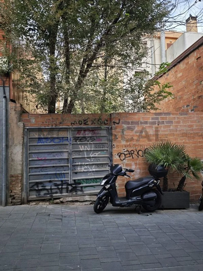 Terreno en permuta en El Baix Guinardó en Barcelona - foto 2