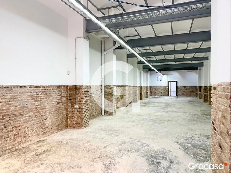 Nave industrial en permuta en Sants-Badal en Barcelona - foto 2