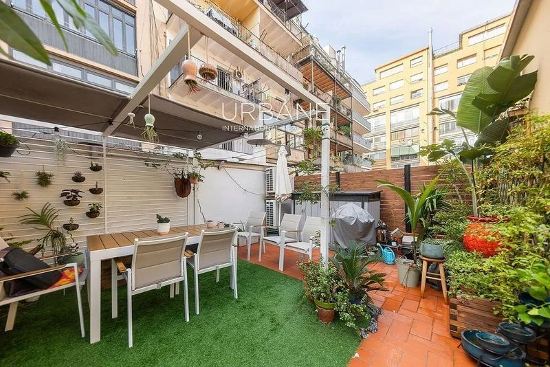 Casa adosada en permuta en Sant Antoni en Barcelona - foto 3