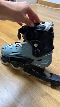 Patines en línea talla 39 + algunas protecciones - miniatura 3