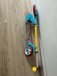 Patinete infantil azul con ruedas fuscia - miniatura 3