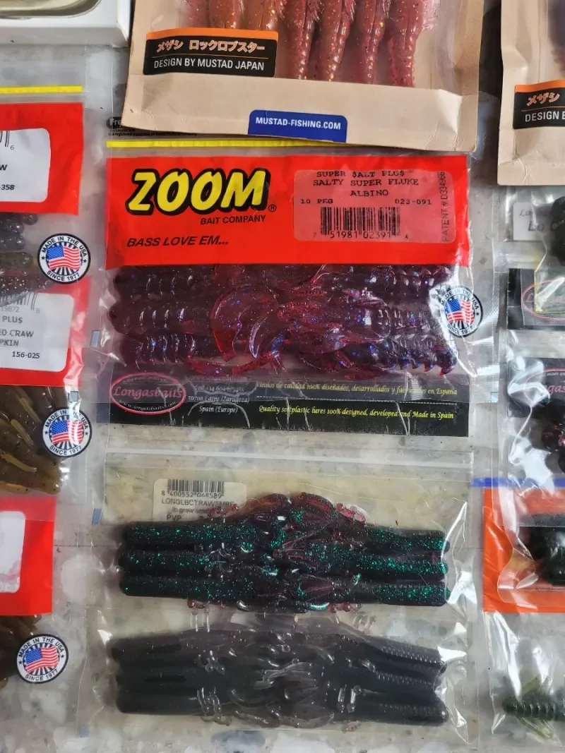 Lote señuelos pesca Mustad, Zoom y Reins - foto 3