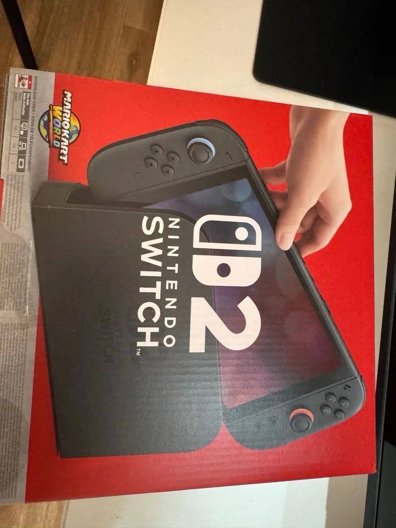 Nintendo Switch 2 casi nueva - foto 3