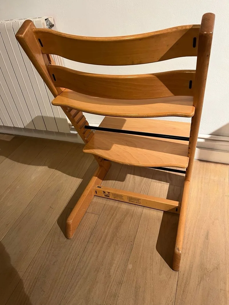 Trona de madera Stokke Color roble. - foto 3
