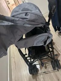 Carrito de bebé gris - miniatura 3