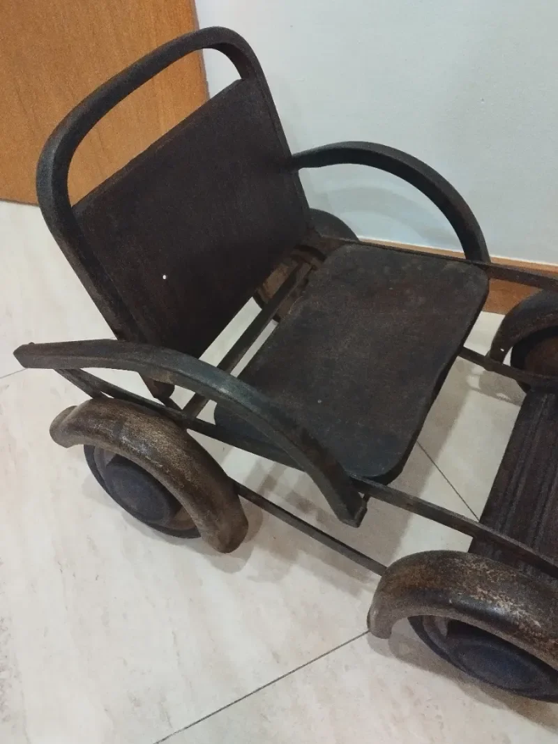 Cochecito antiguo de metal - foto 3