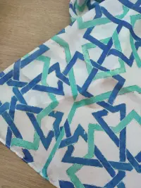 Chal estampado geométrico azul y verde - miniatura 3