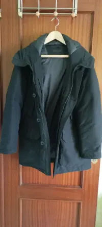 Abrigo de plumas negro - miniatura 3