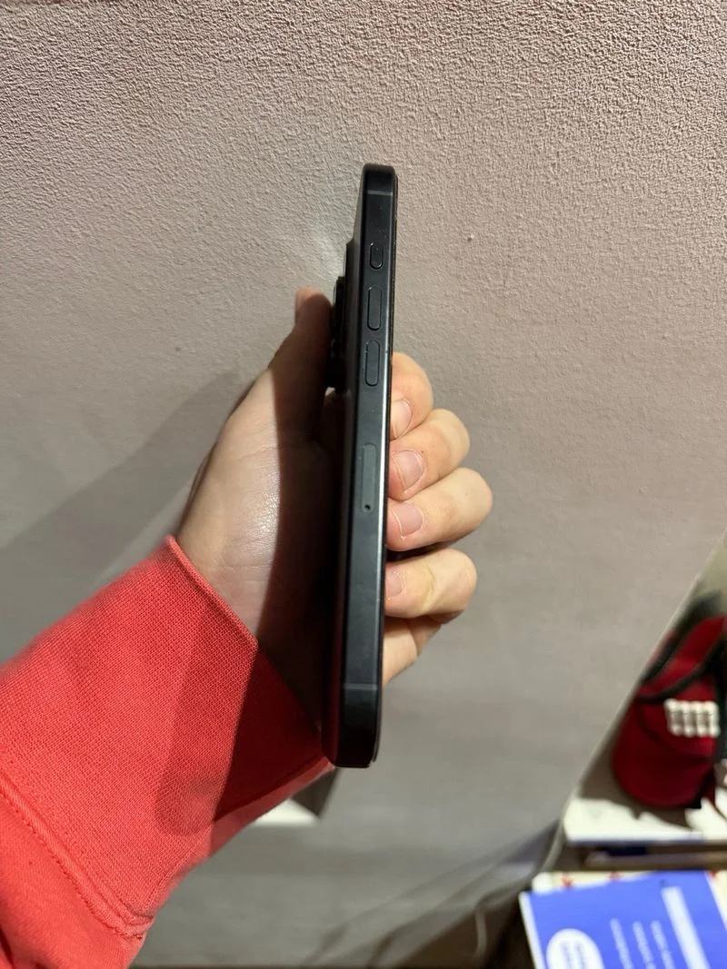 iPhone 16 Pro 256GB Negro - foto 3