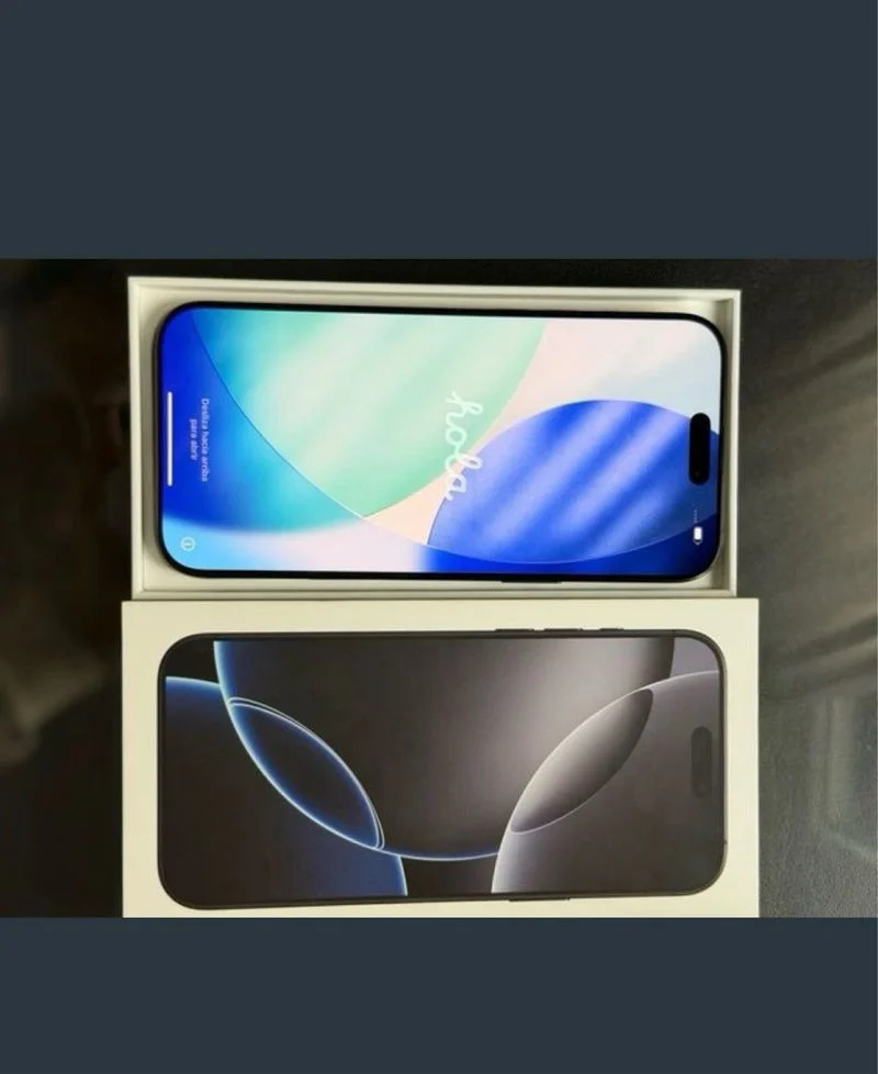 iPhone 16 Pro Max Negro/Azul Marino - foto 3