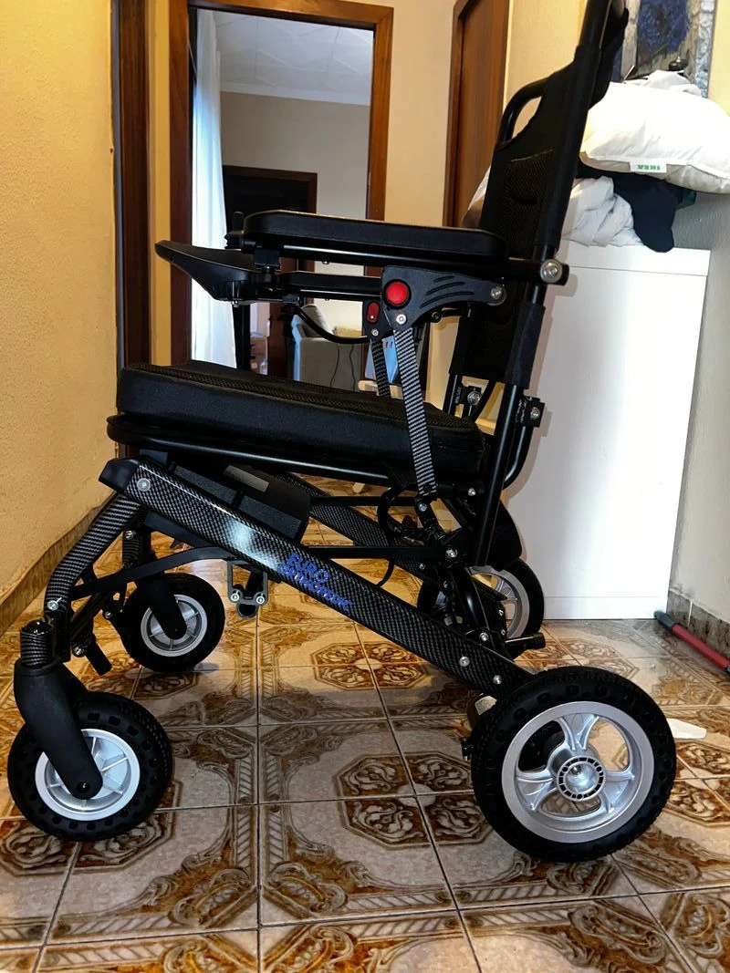 Silla de ruedas eléctrica plegab fibra de carbono - foto 3